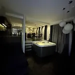B&m Jacuzzi Rezidencija Self Check - In Apartmán *