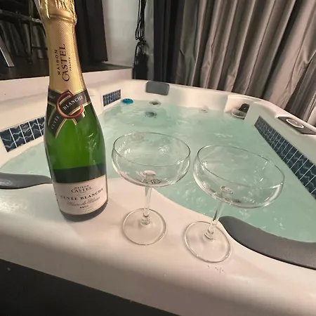 B&m Jacuzzi Rezidencija Self Check - In * ヴィリニュス