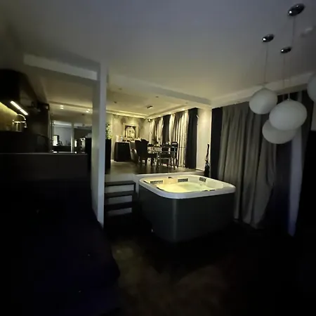 Διαμέρισμα B&m Jacuzzi & Party Time