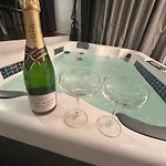B&m Jacuzzi Rezidencija Self Check - In * Vilnius