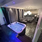 Apartamento B&m Jacuzzi Rezidencija Self Check - In *