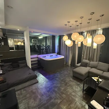 B&m Jacuzzi Rezidencija Self Check - In Apartman *