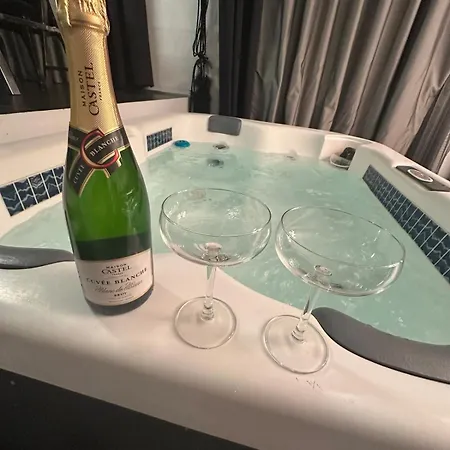 B&m Jacuzzi Rezidencija Self Check - In Apartman