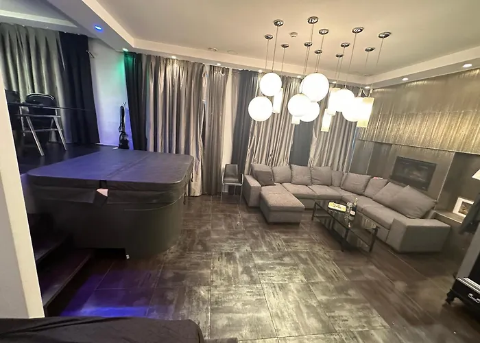 B&m Jacuzzi Rezidencija Self Check - In Lägenhet